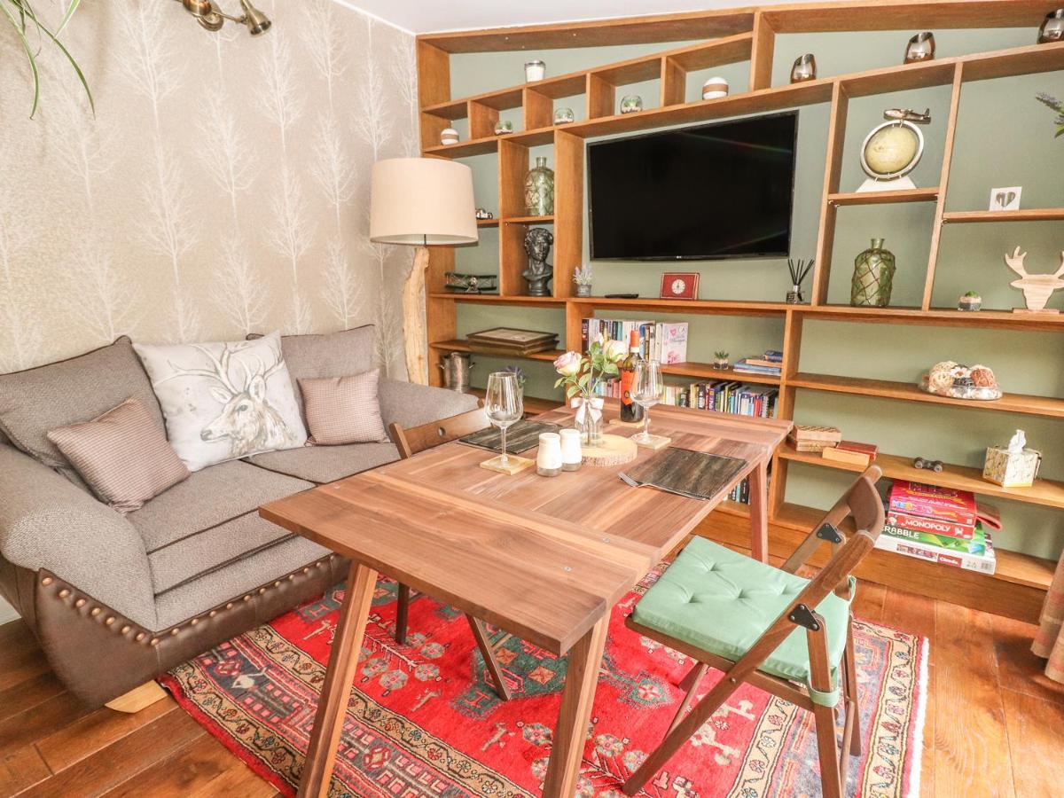 The Cottage The Coach House Рексъм Екстериор снимка